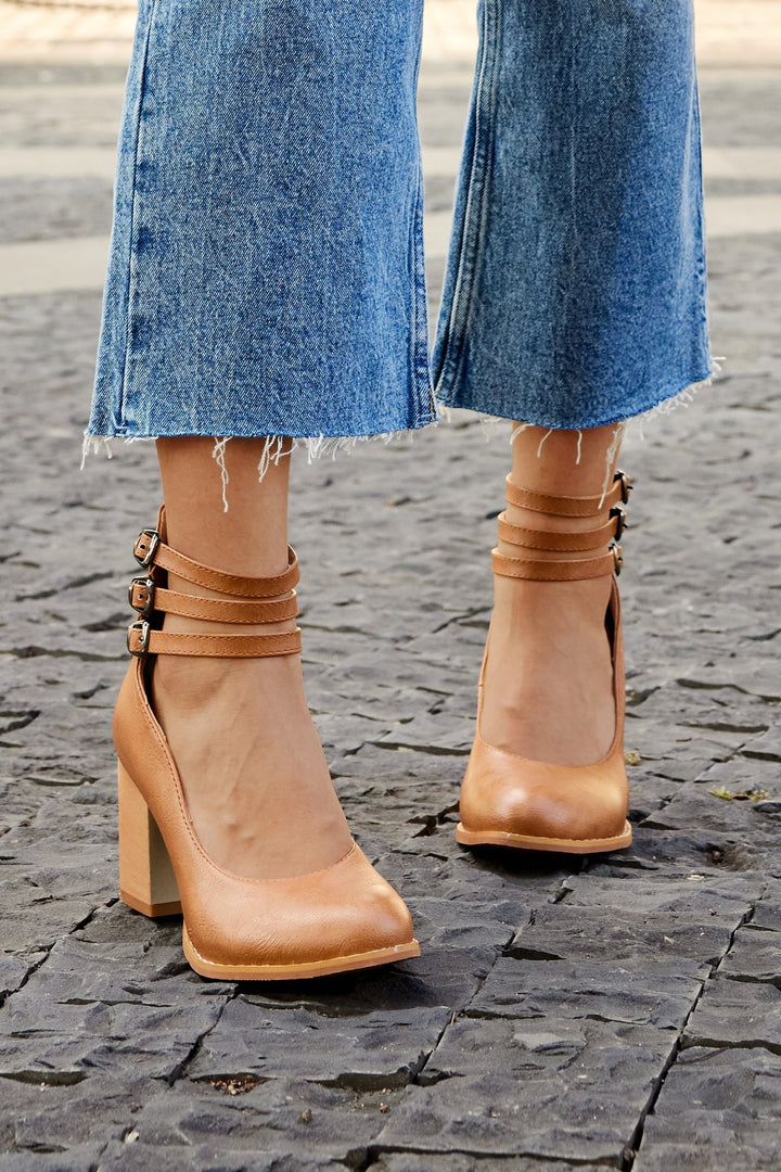 Casilda - Smooth orthopedic sandals with ankle strap and thick heel