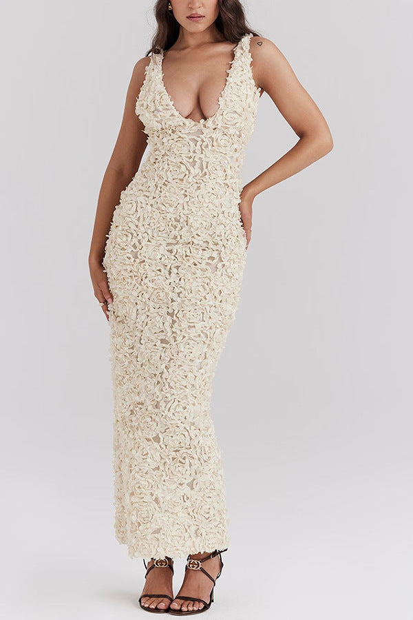 Lyra - Backless Maxi Dress with Floral Print