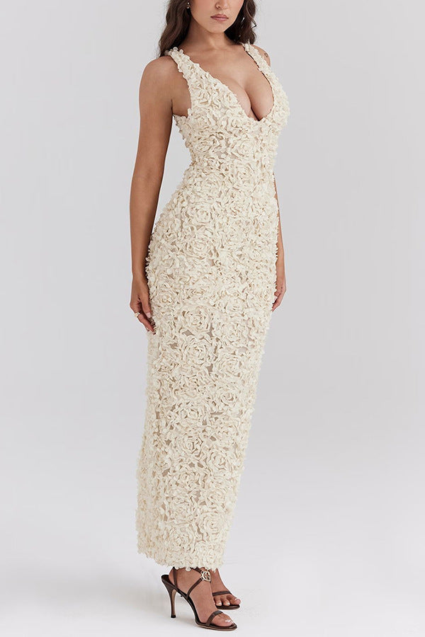 Lyra - Backless Maxi Dress with Floral Print