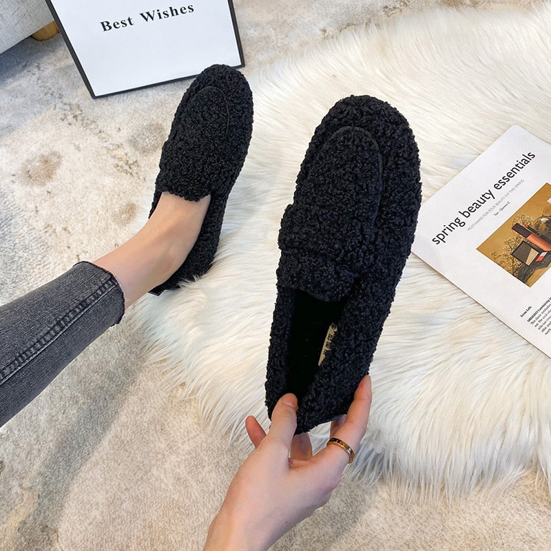 ELARA™-COZY LUXE FLATS