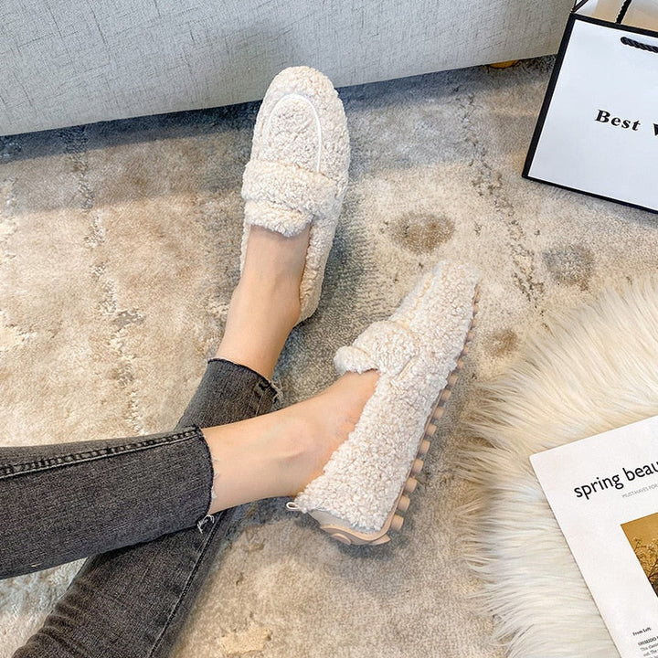 ELARA™-COZY LUXE FLATS