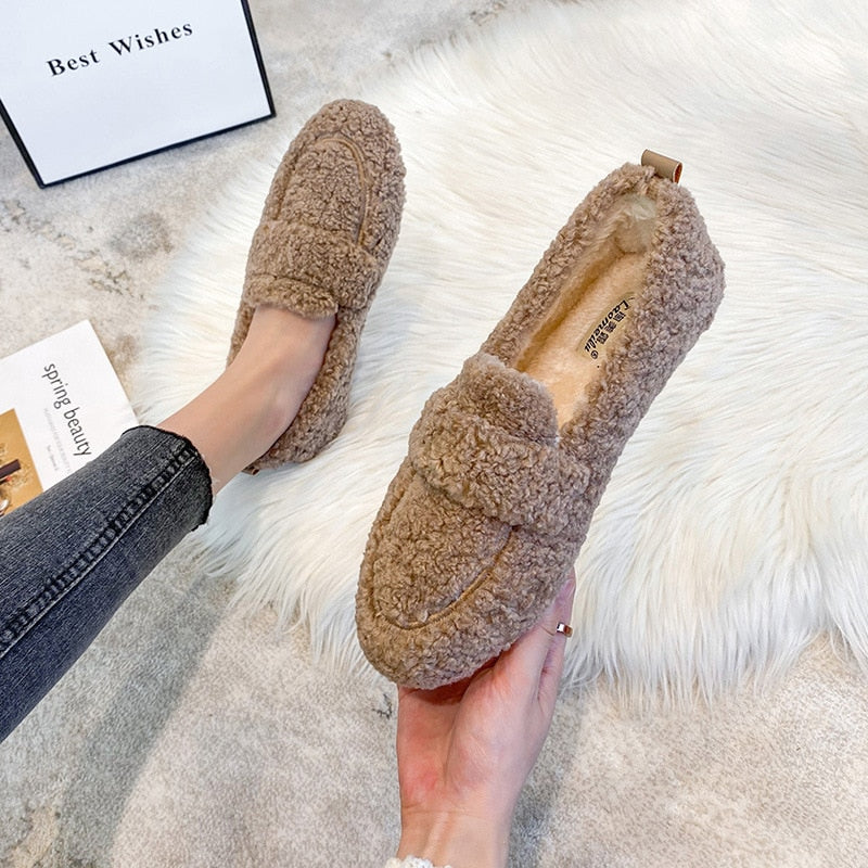 ELARA™-COZY LUXE FLATS