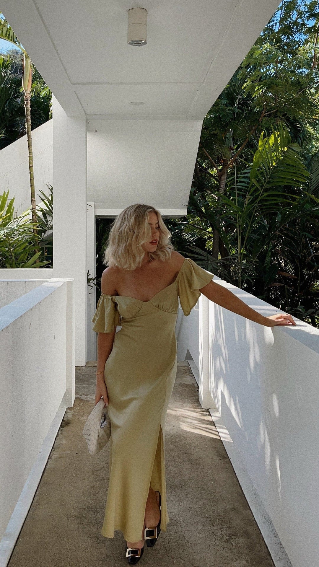 Nalani - Off-shoulder maxi dress with butterfly sleeves